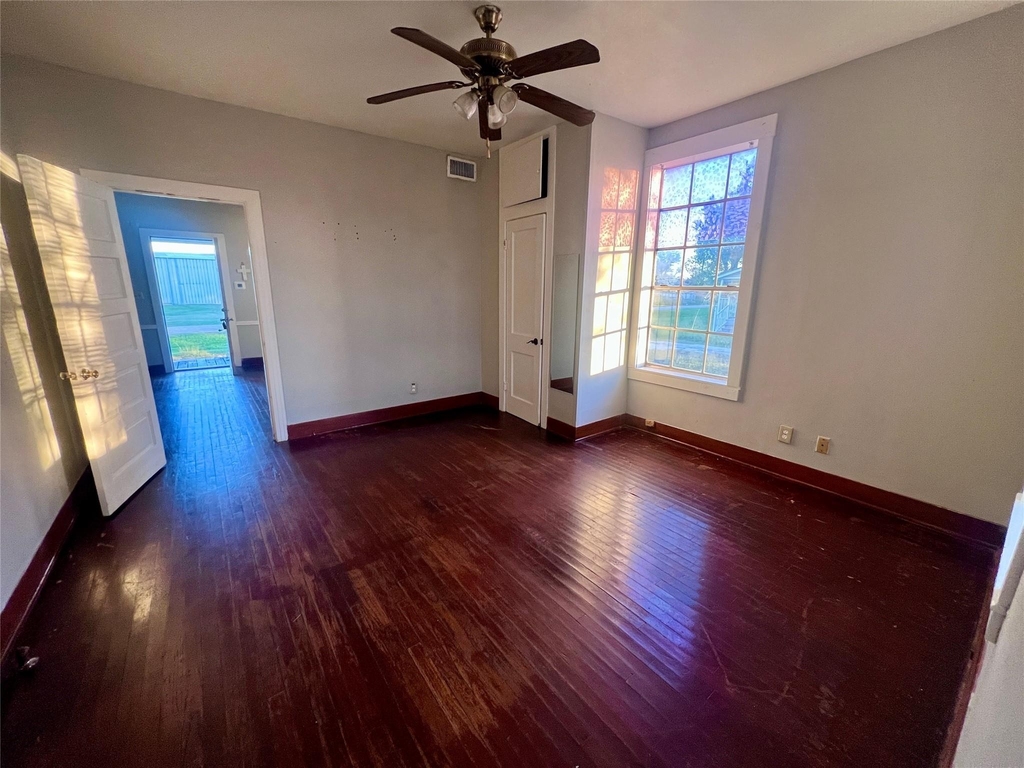 621 Harrison - Photo 12