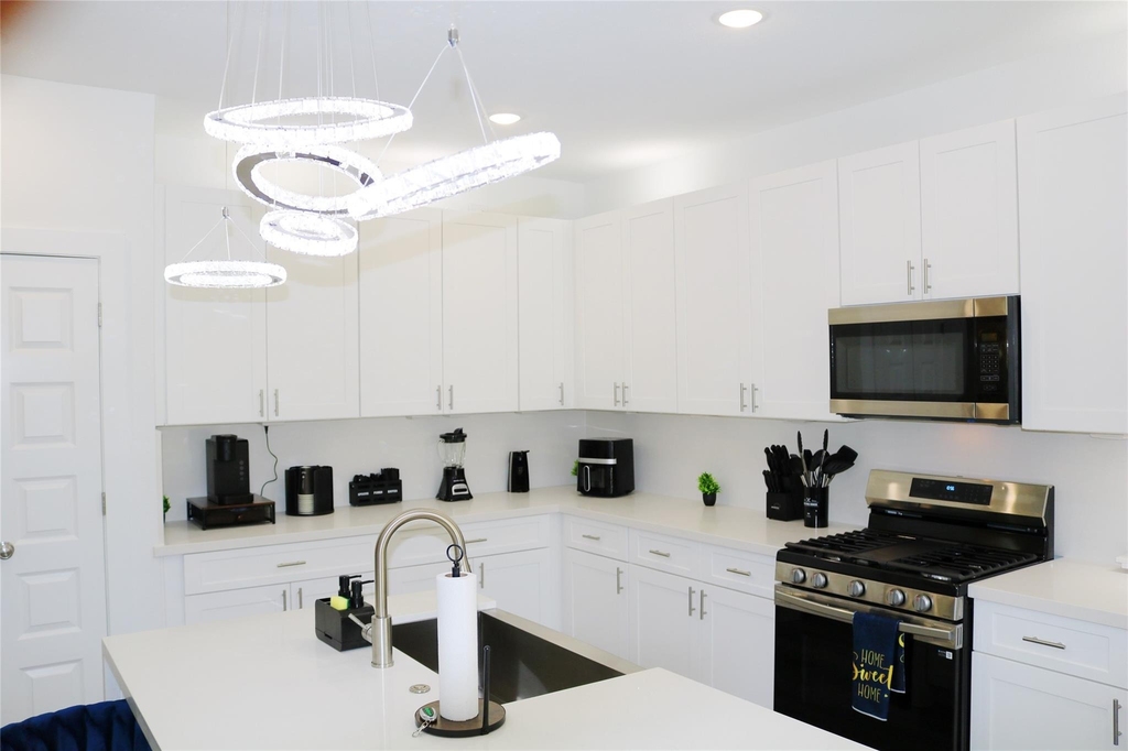 5204 Gold Street - Photo 4