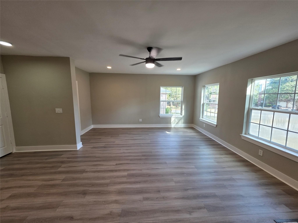 10731 Hillside Drive - Photo 4