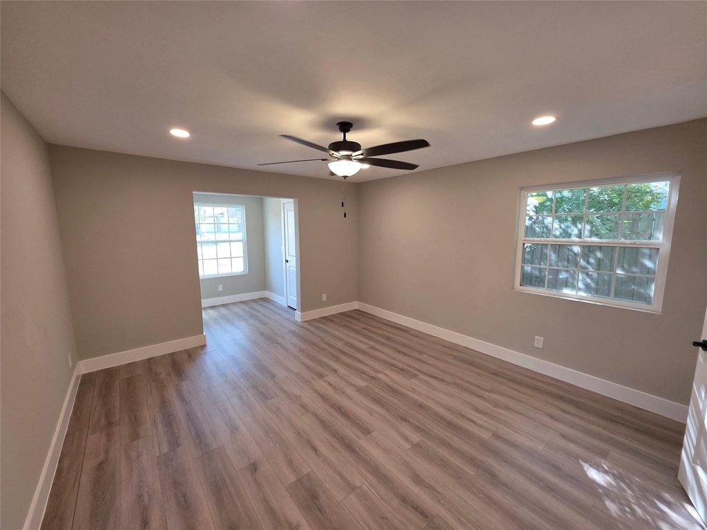 10731 Hillside Drive - Photo 11