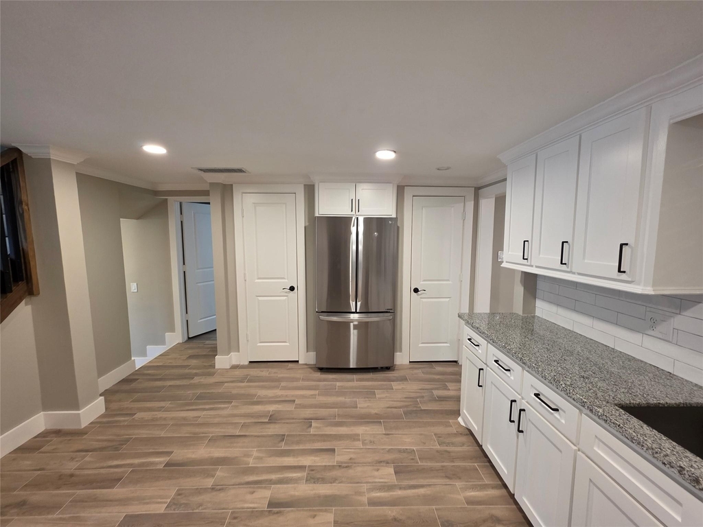 10731 Hillside Drive - Photo 7