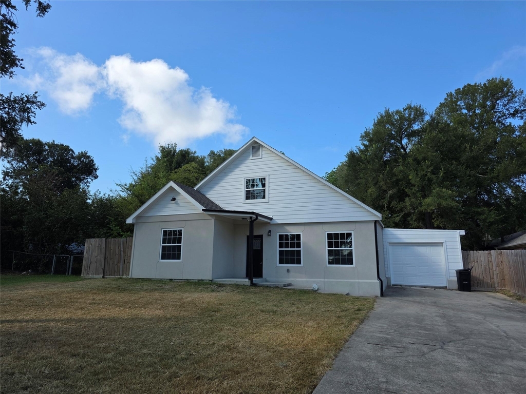 10731 Hillside Drive - Photo 0