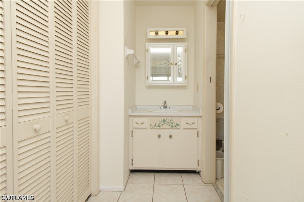 300 Valley Stream Drive - Photo 17