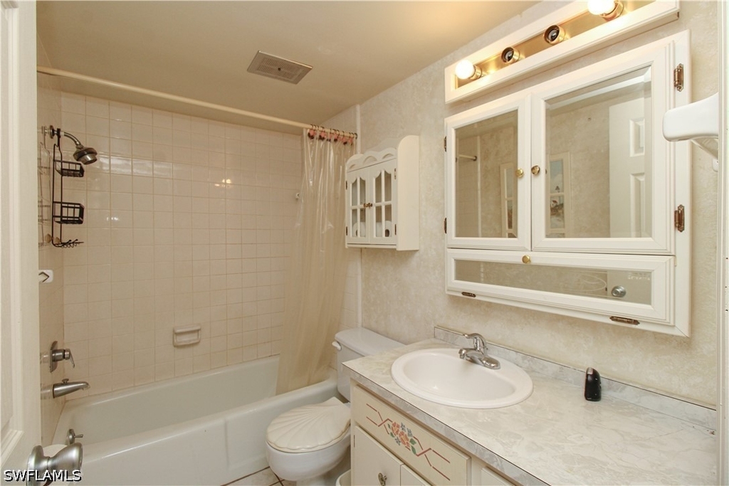 300 Valley Stream Drive - Photo 15