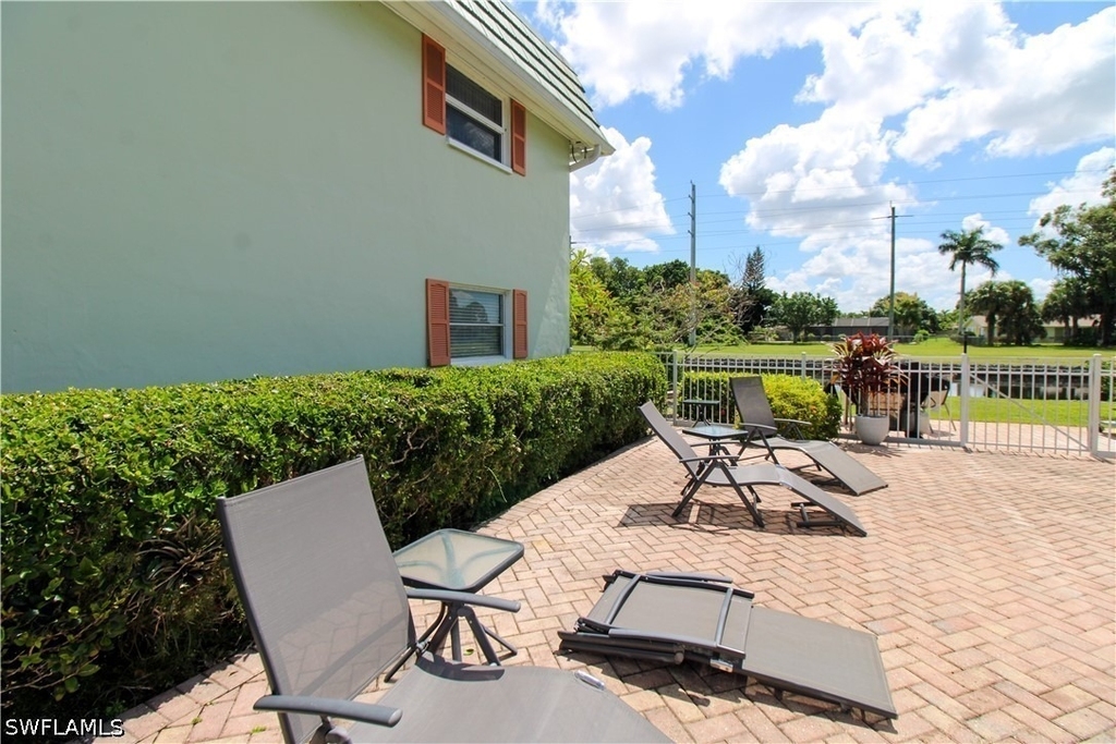 300 Valley Stream Drive - Photo 29
