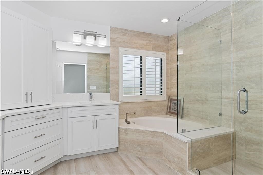 7048 Pelican Bay Boulevard - Photo 8