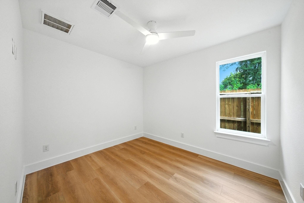 8114 Count Street - Photo 18