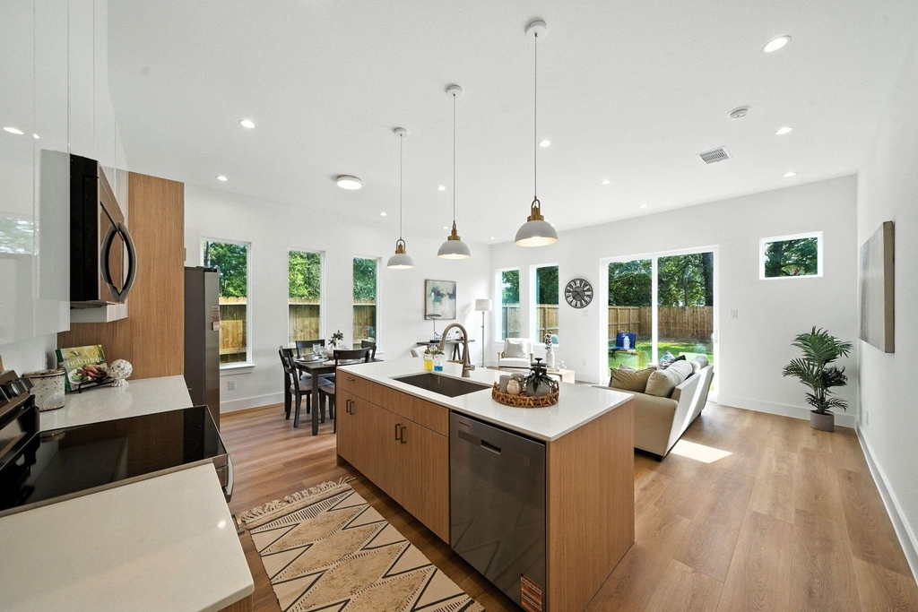 8114 Count Street - Photo 1