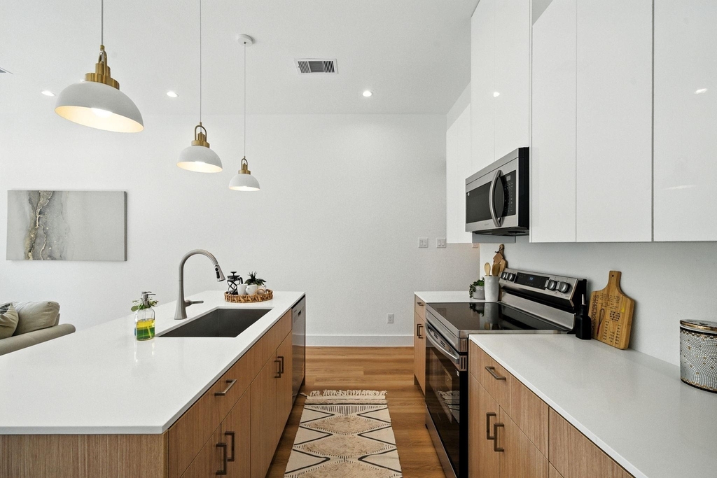 8114 Count Street - Photo 6