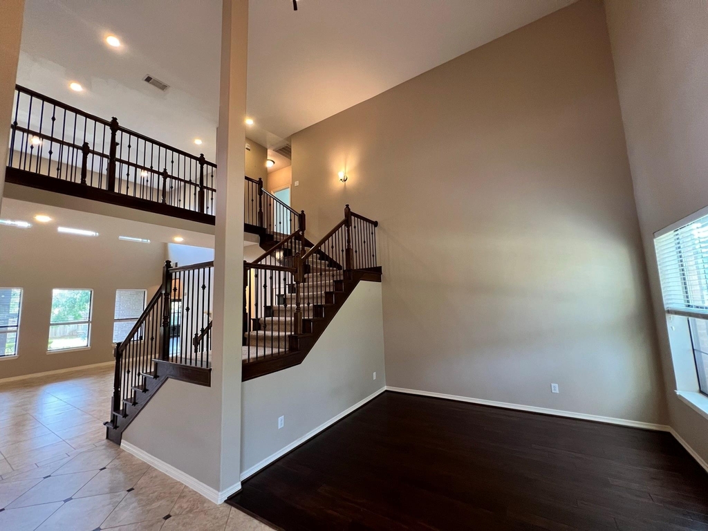 7007 Fall Creek Lane - Photo 5