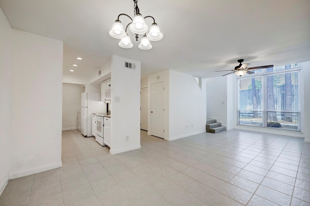 16120 Stuebner Airline Road - Photo 2