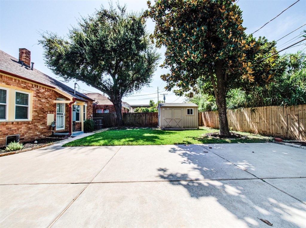2608 Rosewood Street - Photo 27