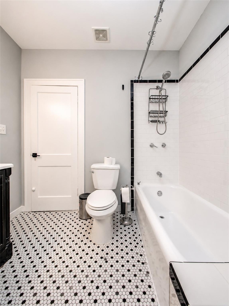 2608 Rosewood Street - Photo 18