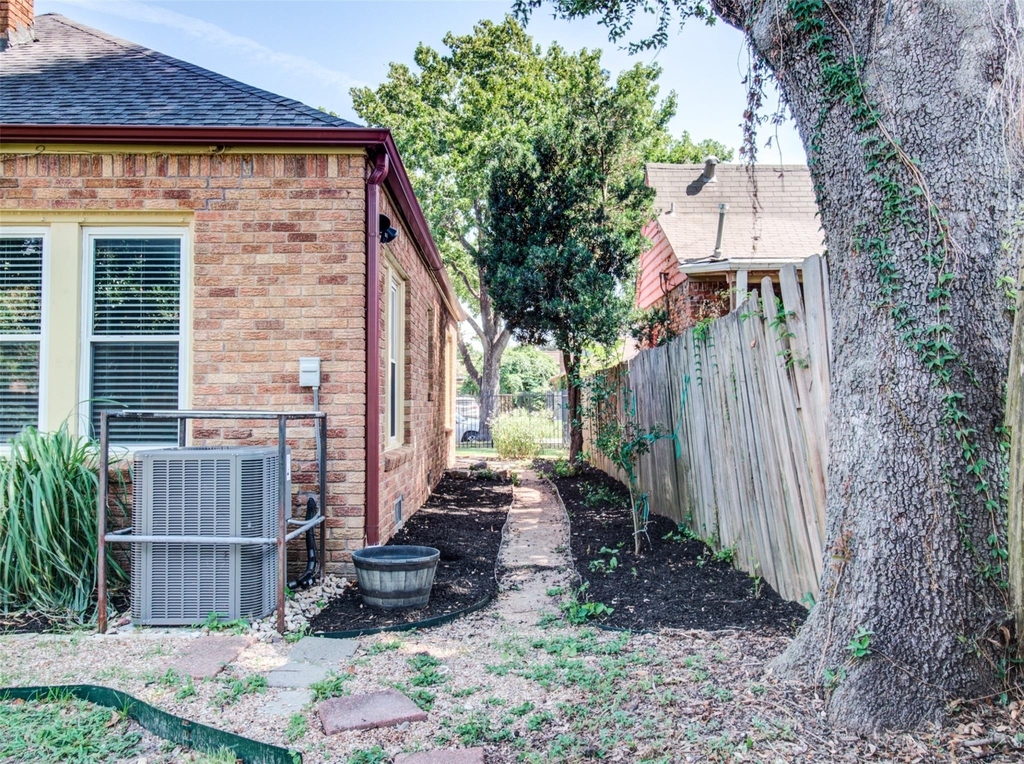 2608 Rosewood Street - Photo 28