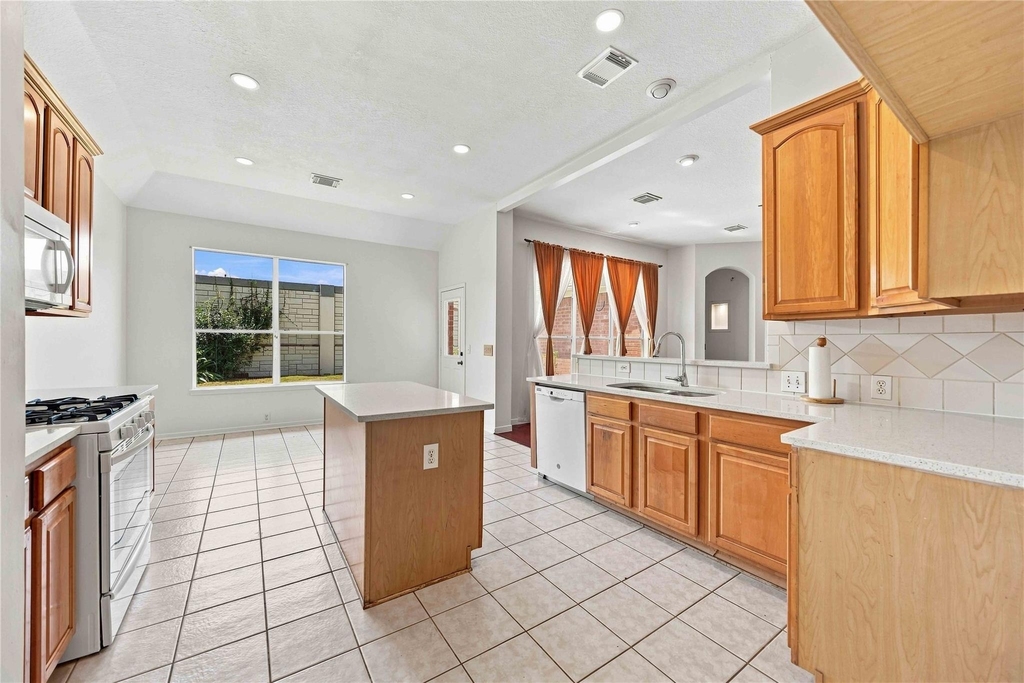 6138 Kristen Park Lane - Photo 8