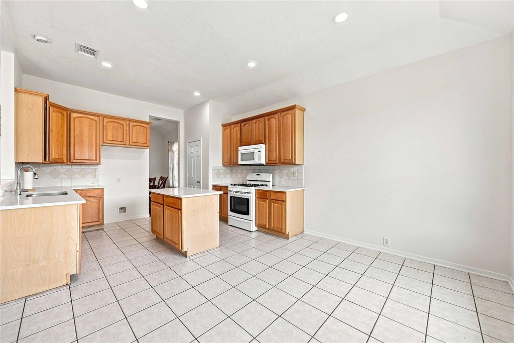 6138 Kristen Park Lane - Photo 7
