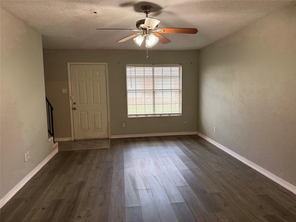 8730 Glen Meadow Lane - Photo 3