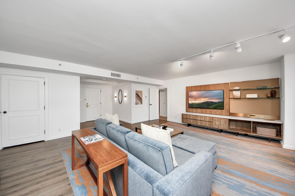 1300 Lamar Street - Photo 7