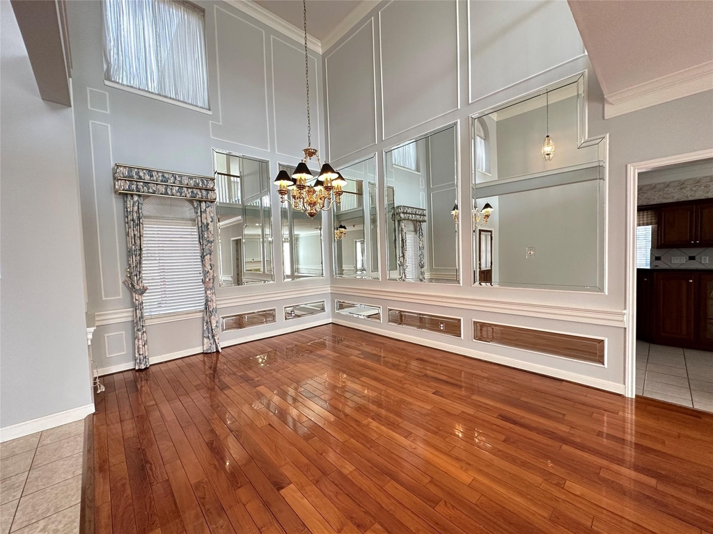 1103 Gloria Court - Photo 4