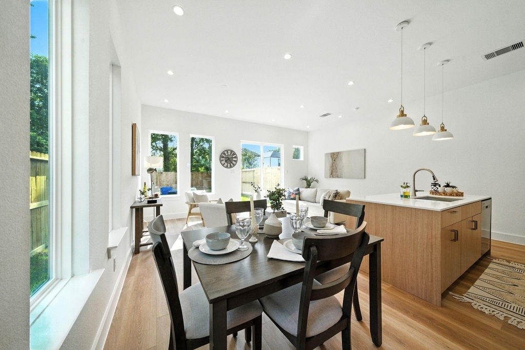 8114 Count Street - Photo 5