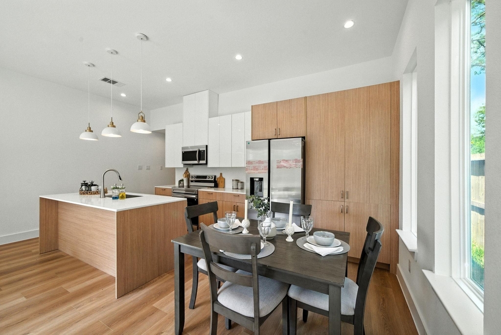 8114 Count Street - Photo 4
