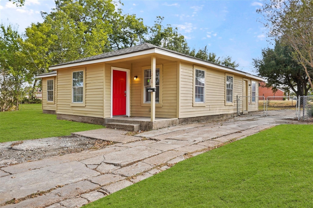 1210 Scott Street - Photo 0