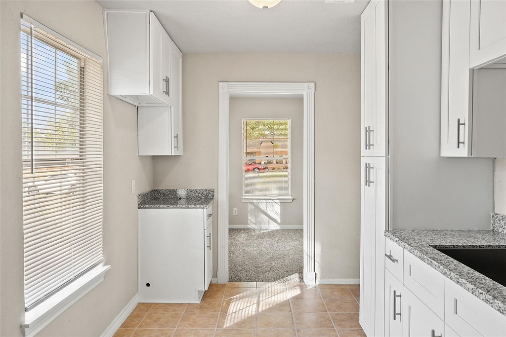 1210 Scott Street - Photo 2