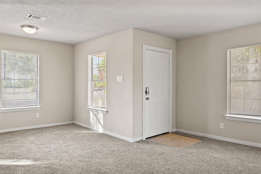 1210 Scott Street - Photo 5