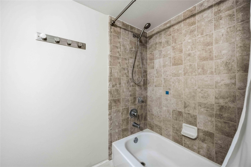 3635 Main Plaza Drive - Photo 25
