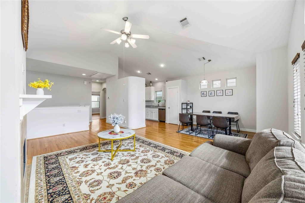 3635 Main Plaza Drive - Photo 2