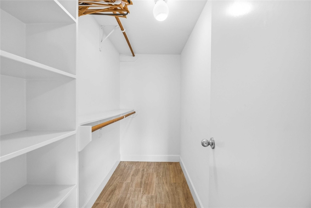 3635 Main Plaza Drive - Photo 27