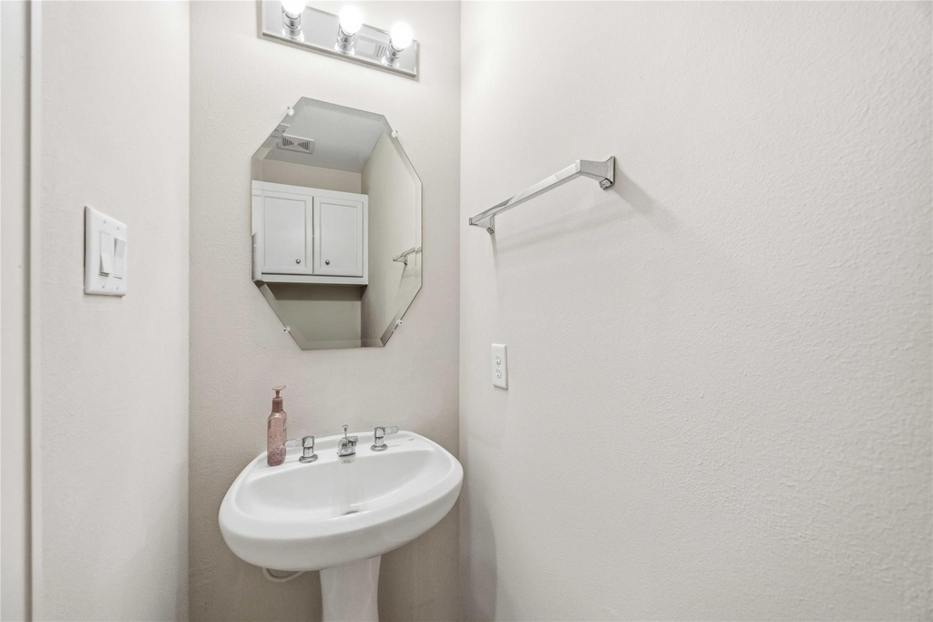 3635 Main Plaza Drive - Photo 31