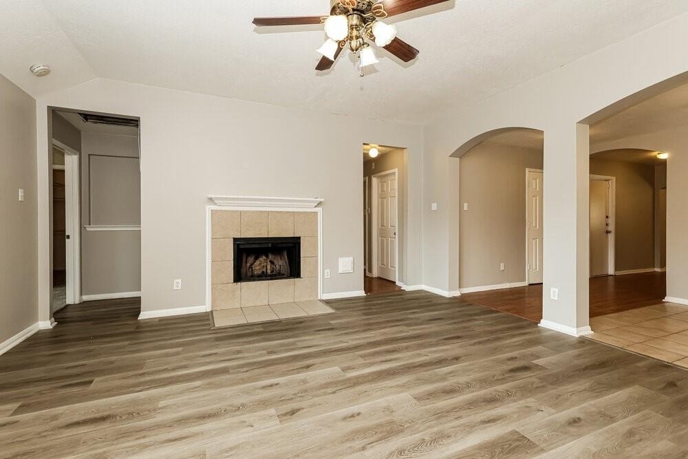 1711 Rock Ridge Drive - Photo 2