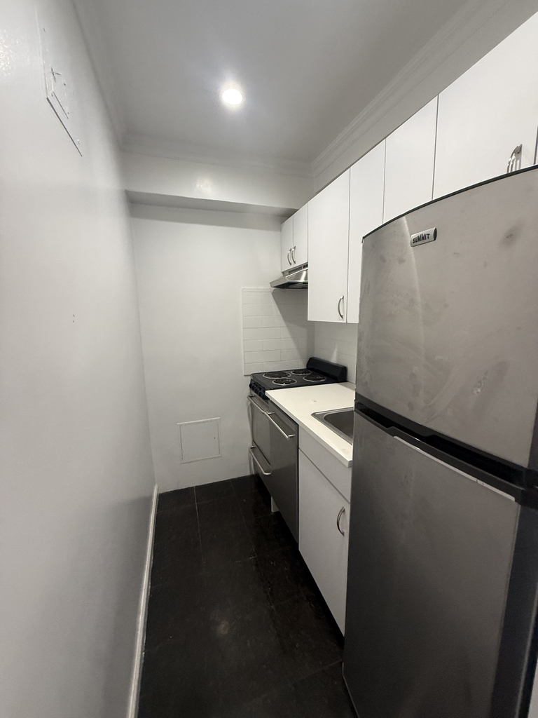 160 West 73rd Street - Photo 3