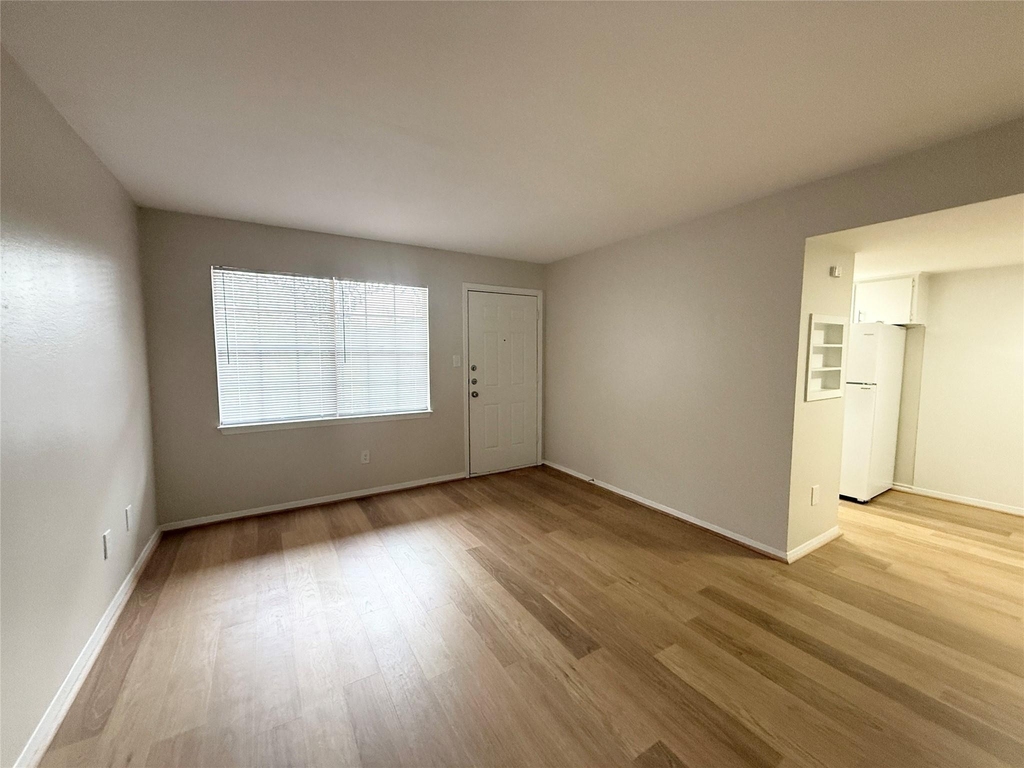 2400 5th Street - Photo 2