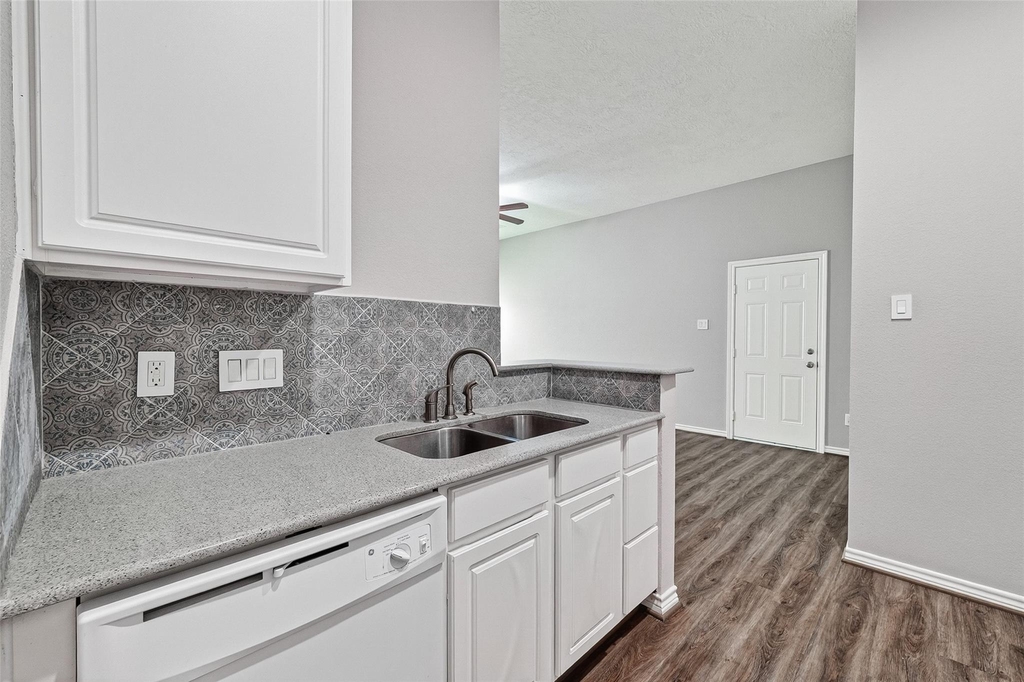 1214 Sand Pines - Photo 37