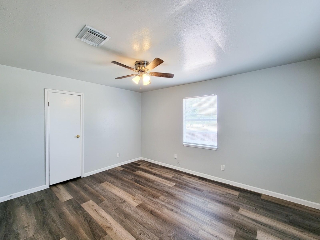 12332 Ormandy Street - Photo 8