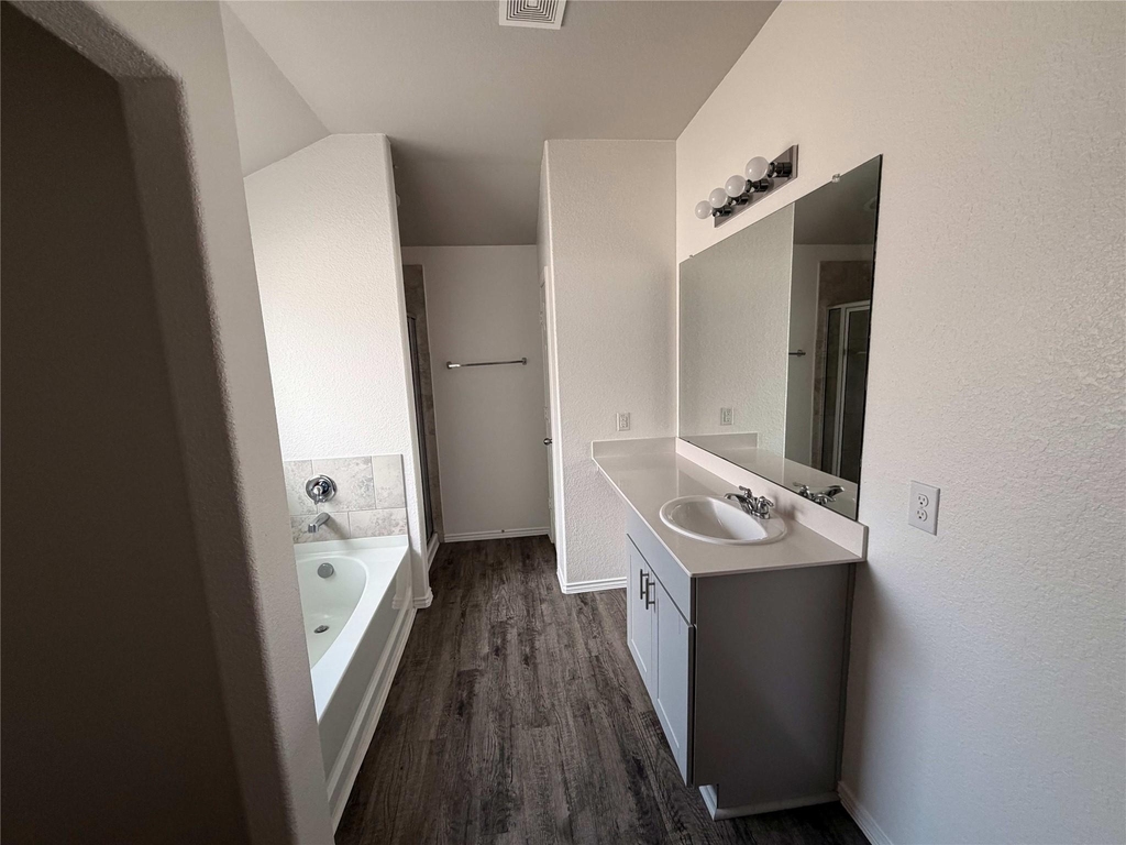 2028 Cedar Tree Court - Photo 11