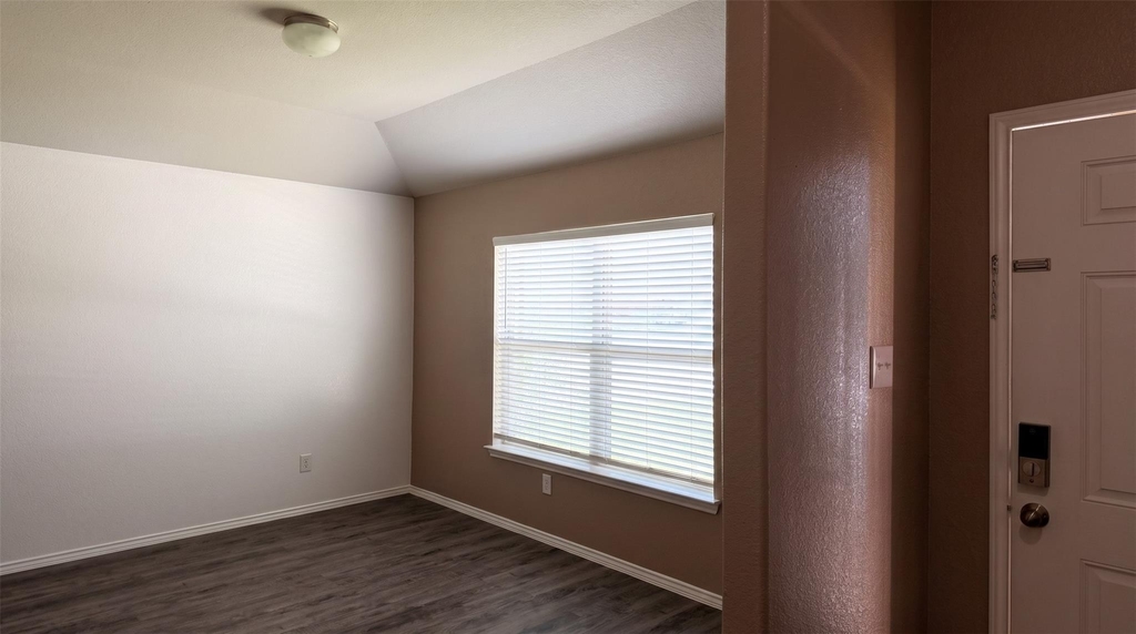 2028 Cedar Tree Court - Photo 7