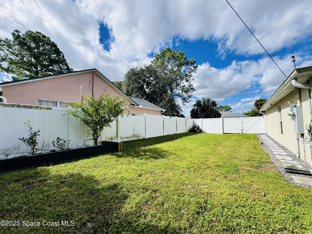 499 Bayard Avenue Ne - Photo 24