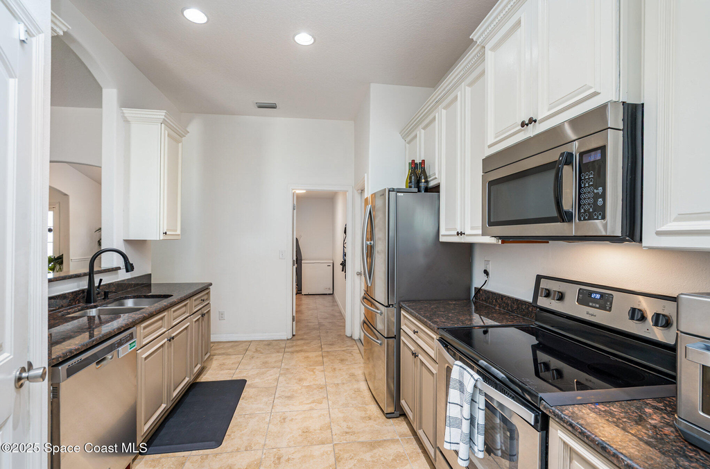 499 Bayard Avenue Ne - Photo 4