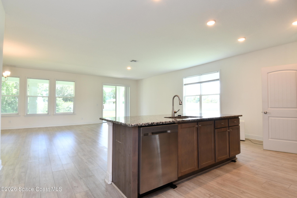 1542 Killian Drive Ne - Photo 29