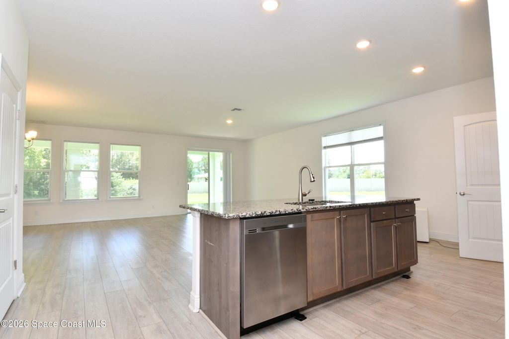 1542 Killian Drive Ne - Photo 19
