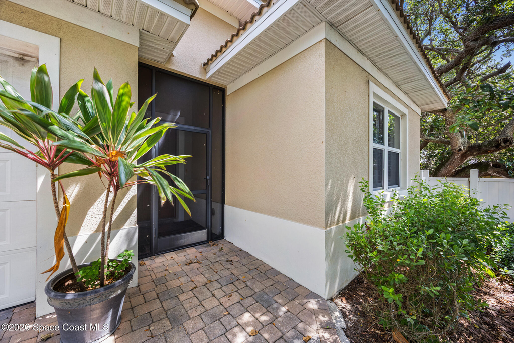 121 Seminole Lane - Photo 0