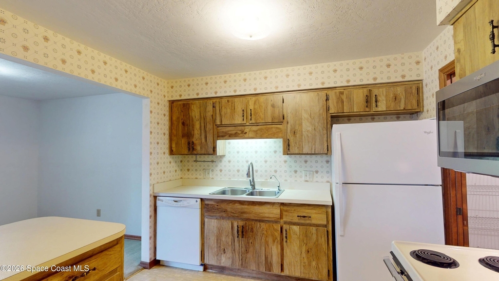 9010 Wedgewood Place - Photo 4