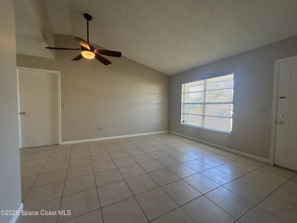 843 Emden Avenue Nw - Photo 3