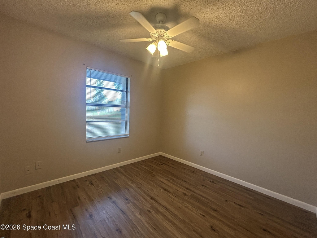843 Emden Avenue Nw - Photo 12