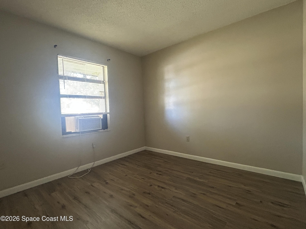 843 Emden Avenue Nw - Photo 13