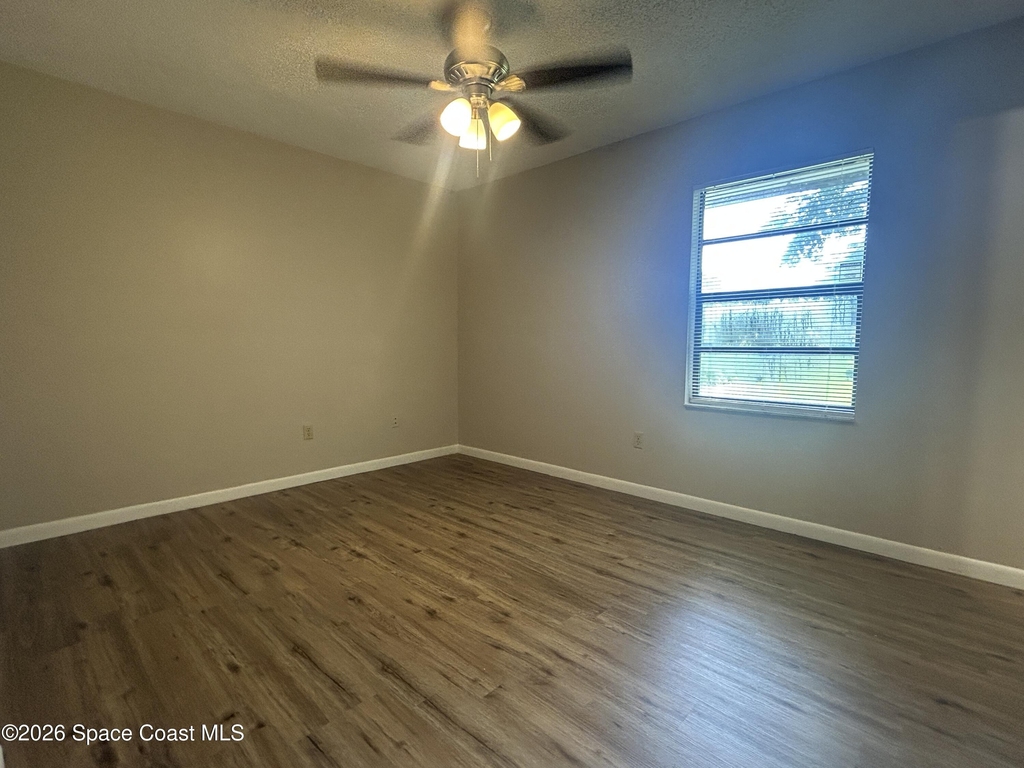 843 Emden Avenue Nw - Photo 10