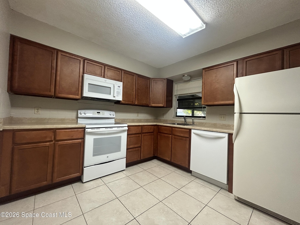 843 Emden Avenue Nw - Photo 4